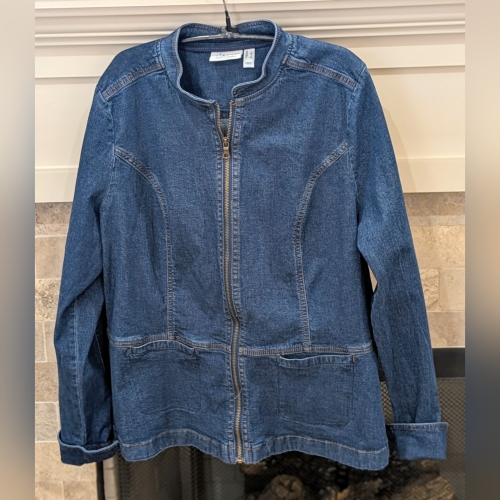 d&CO Classic Blue Denim Women's Jean Jacket